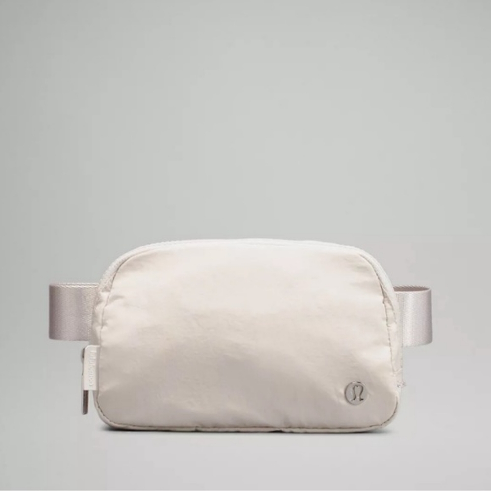 NWT Lululemon Everywhere Belt Bag White Opal